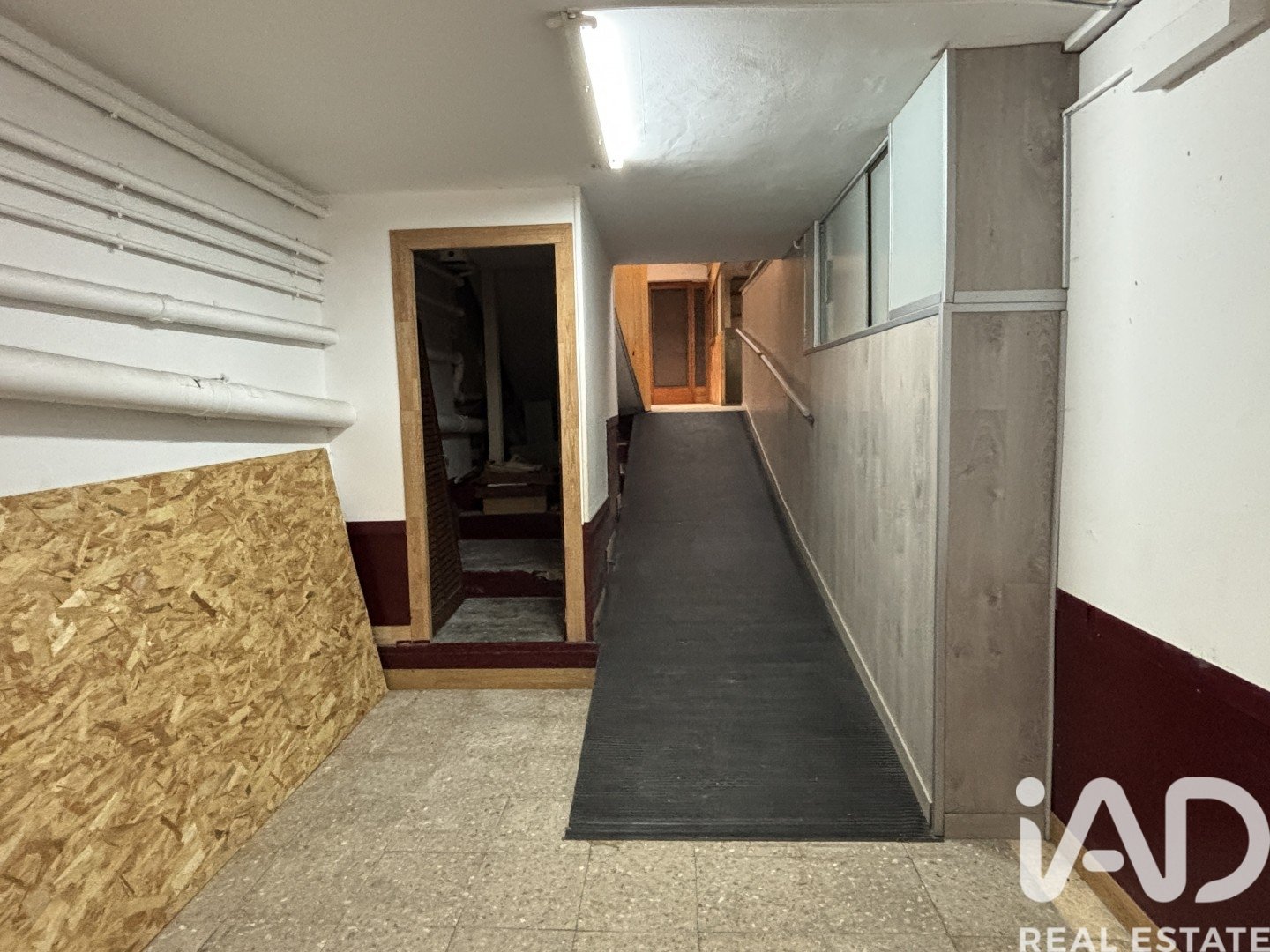 Commercial property à Barcelona, Espagne 261 m2 No. 173400