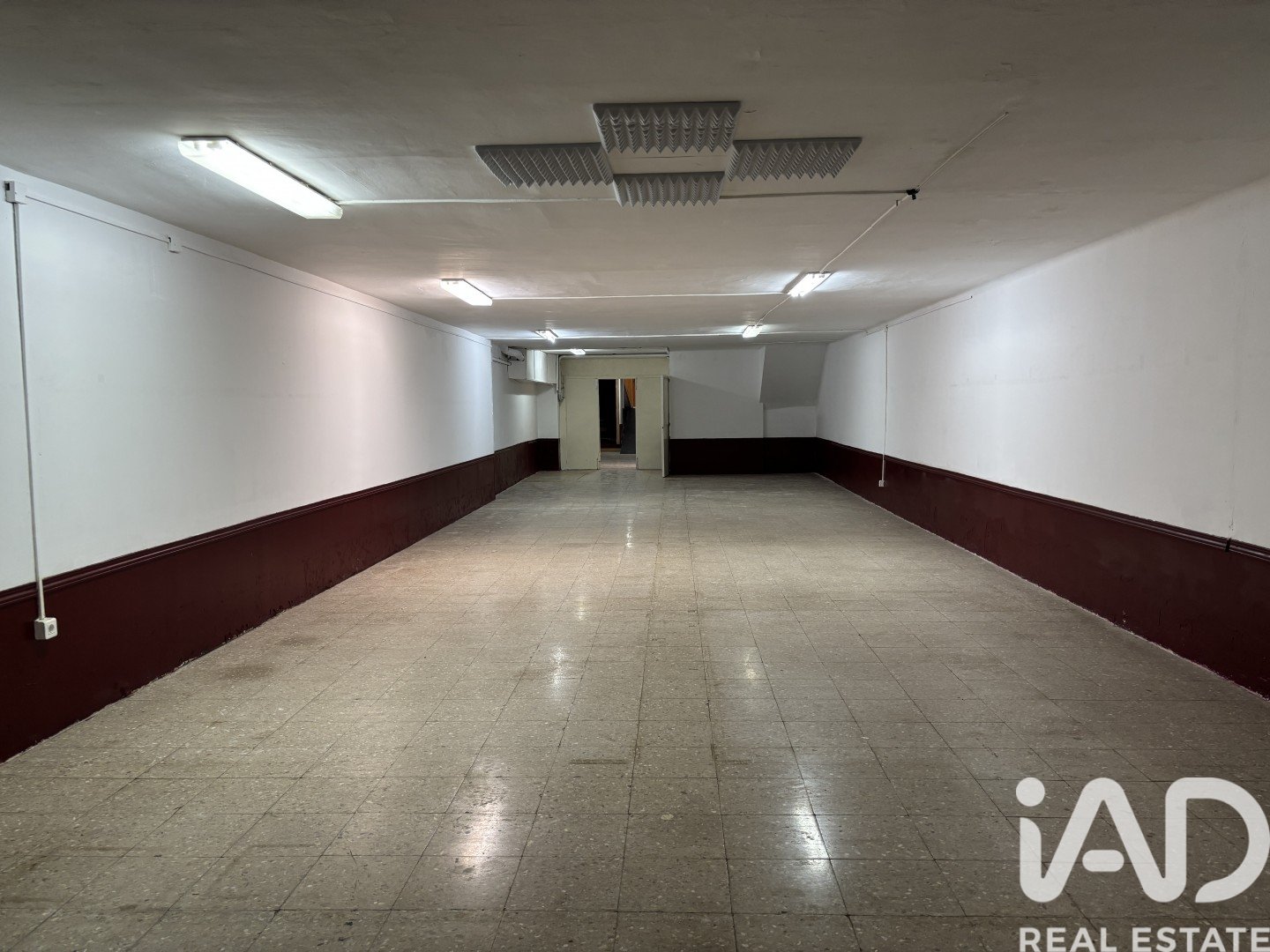 Commercial property à Barcelona, Espagne 261 m2 No. 173400