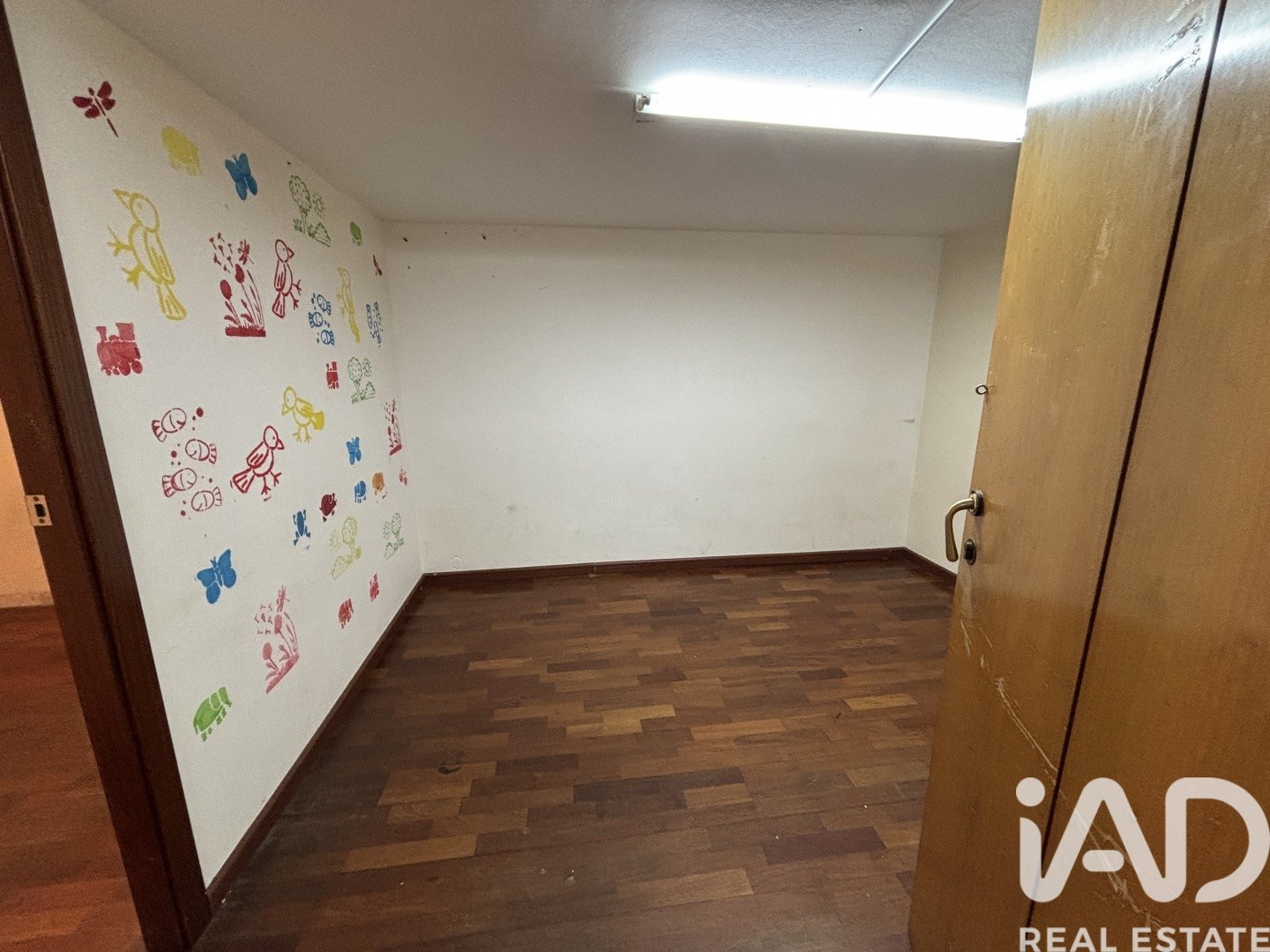 Commercial property à Barcelona, Espagne 261 m2 No. 173400
