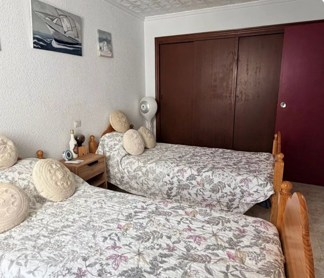 Apartamento en Villamartin, Alicante, España 4 dormitorios,  No. 189919