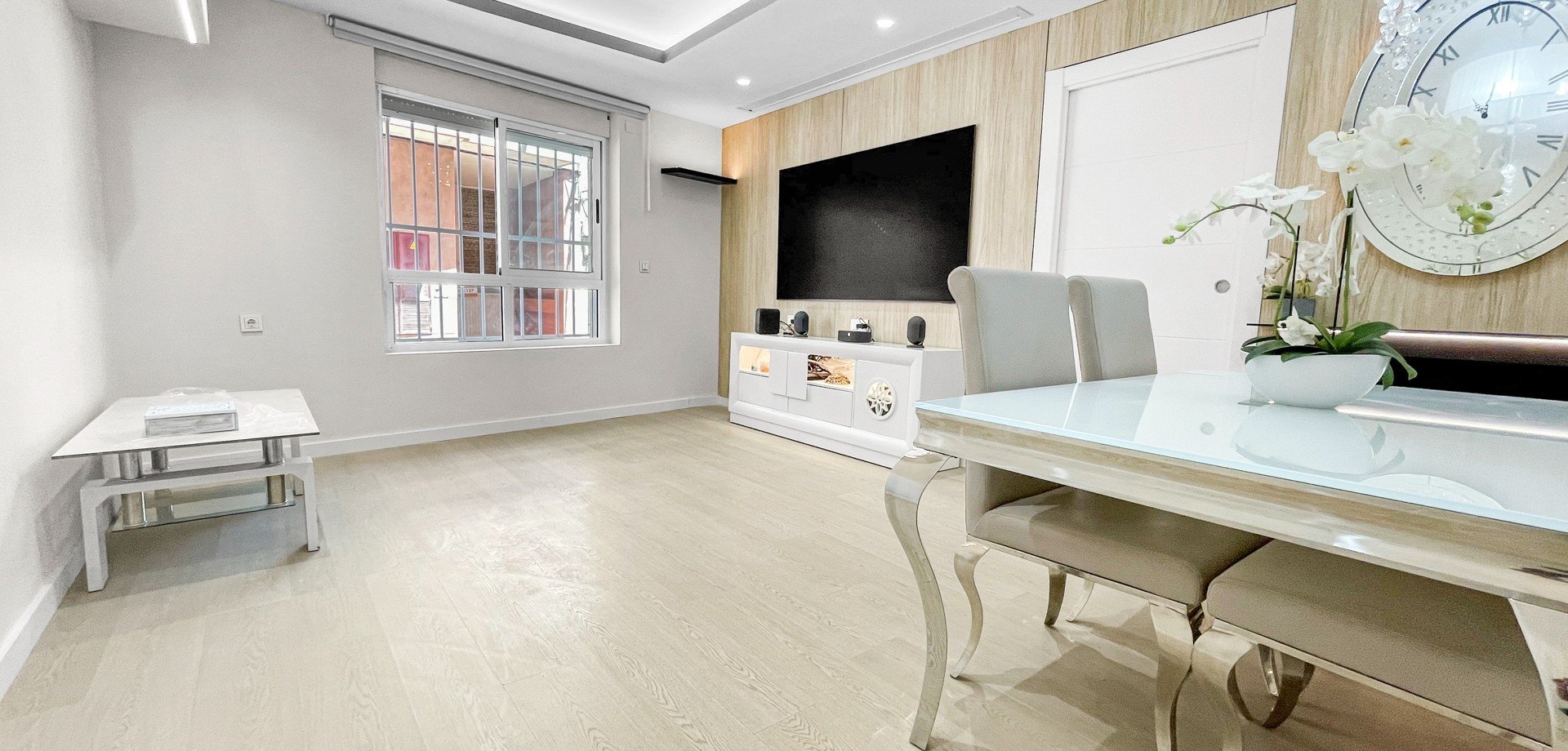Apartamento en Torrevieja, Alicante, España 3 dormitorios, 108 m2 No. 189917