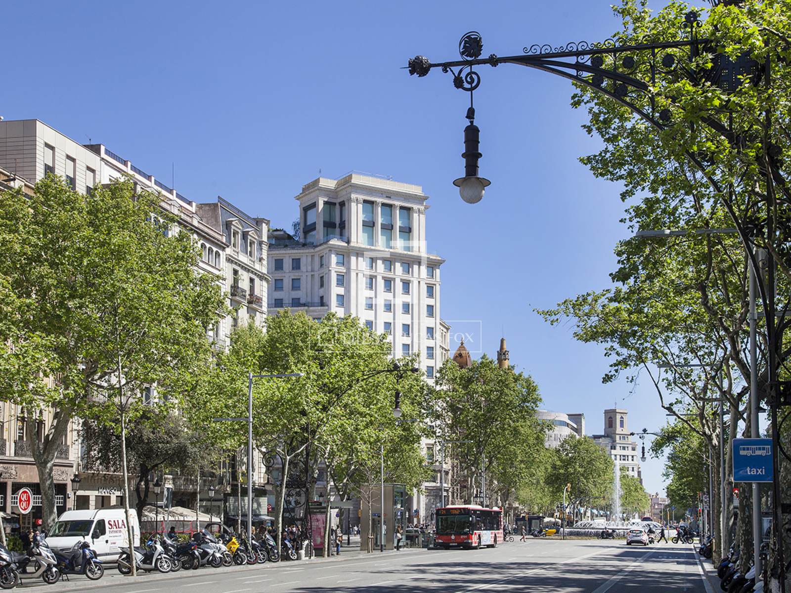 Takvåning i Barcelona, Spanien 3 sovrum, 147 kvm. Nr. 150467