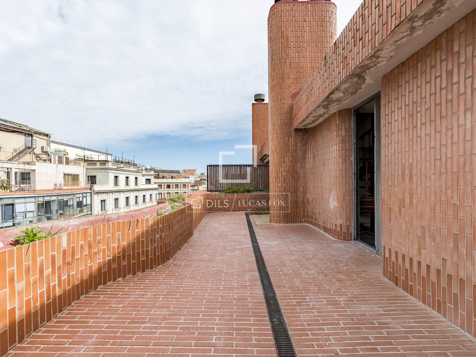 Takvåning i Barcelona, Spanien 3 sovrum, 147 kvm. Nr. 150467