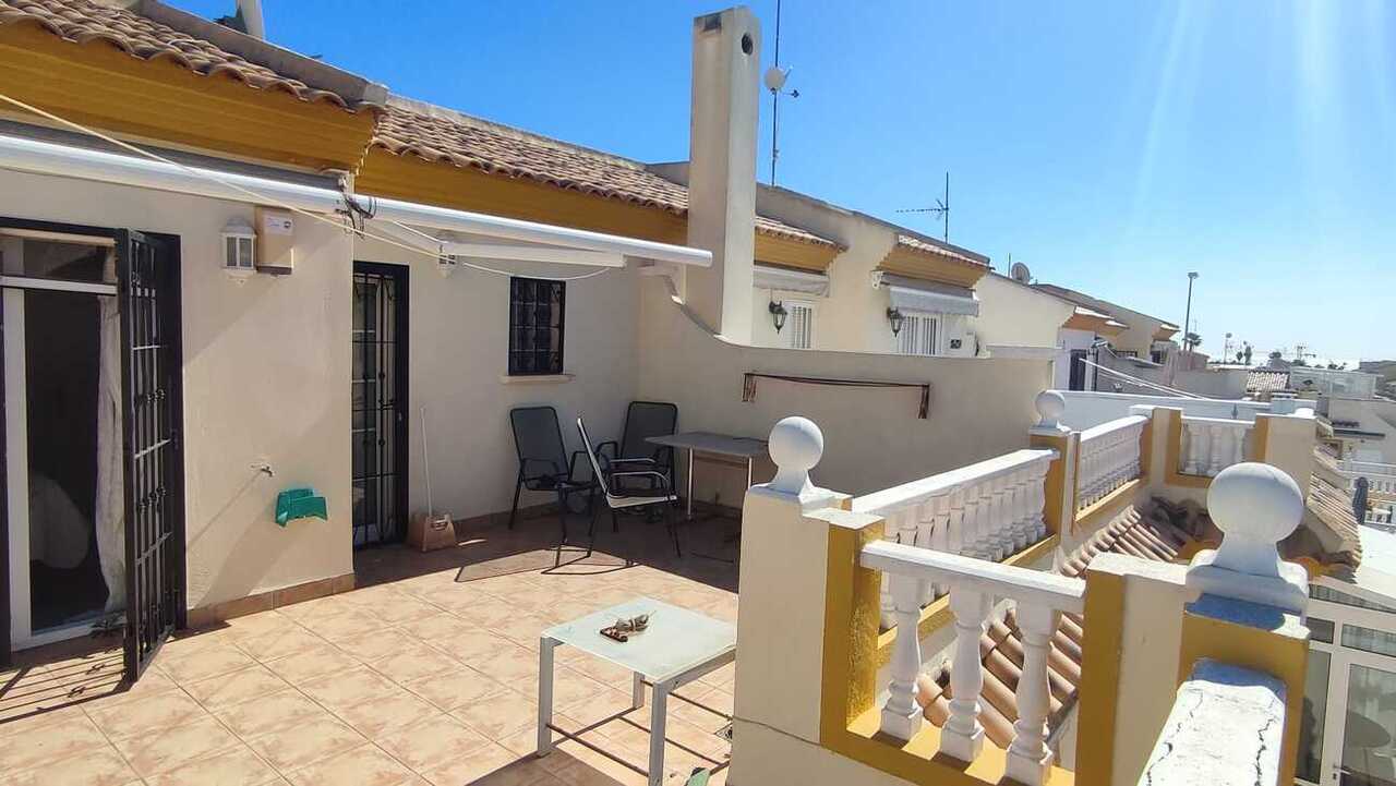 Kaupunkipientalo Playa Flamenca II, Alicante, Espanja 3 makuuhuonetta,  No. 190049