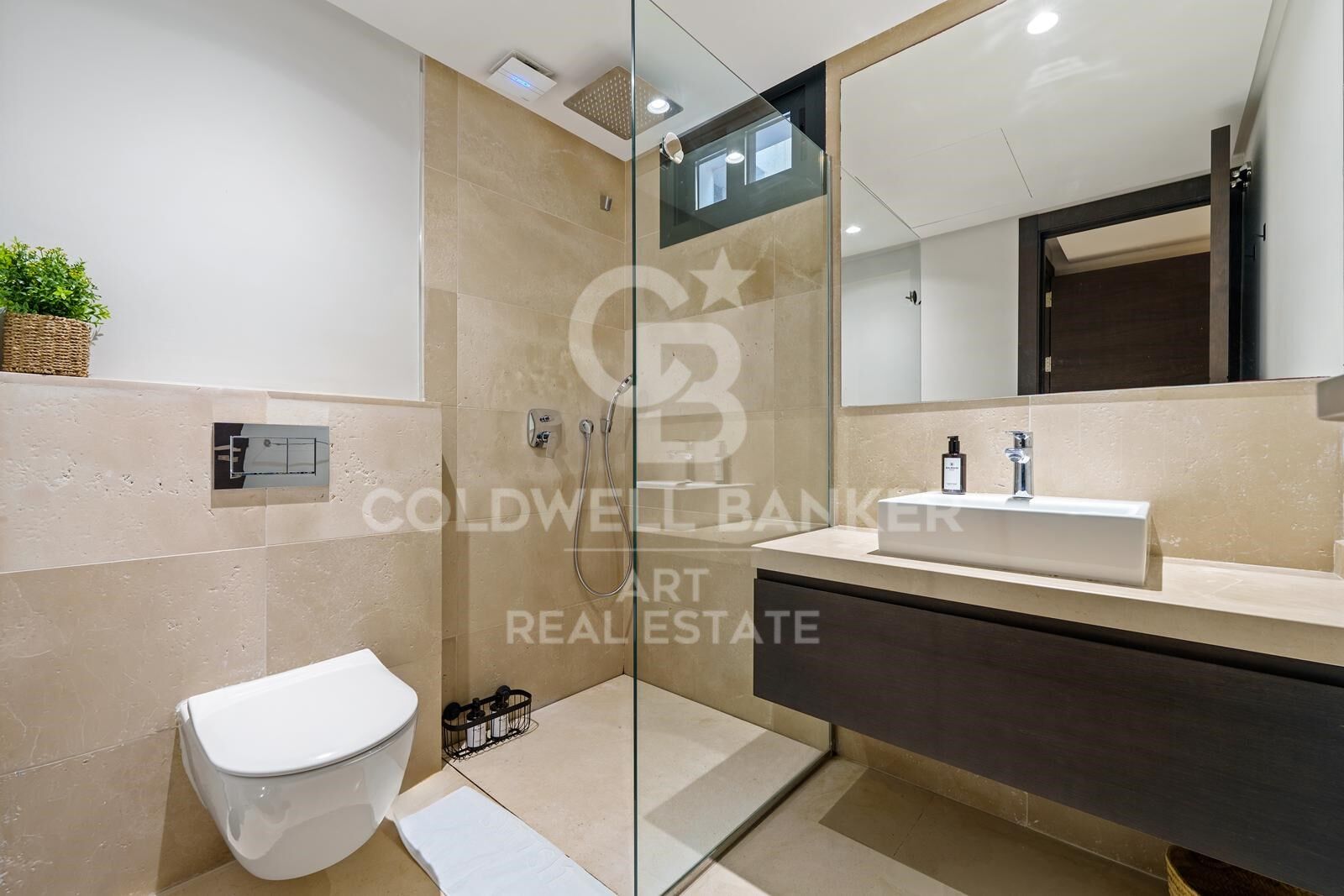 Villa a Marbella, Malaga, Spagna 6 camere da letto, 493 mq. N° 157438