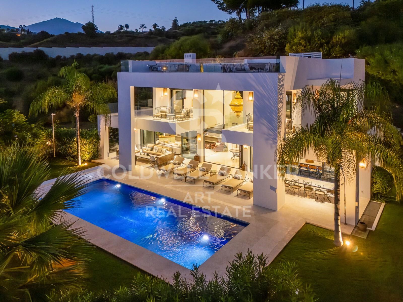 Villa a Marbella, Malaga, Spagna 6 camere da letto, 493 mq. N° 157438