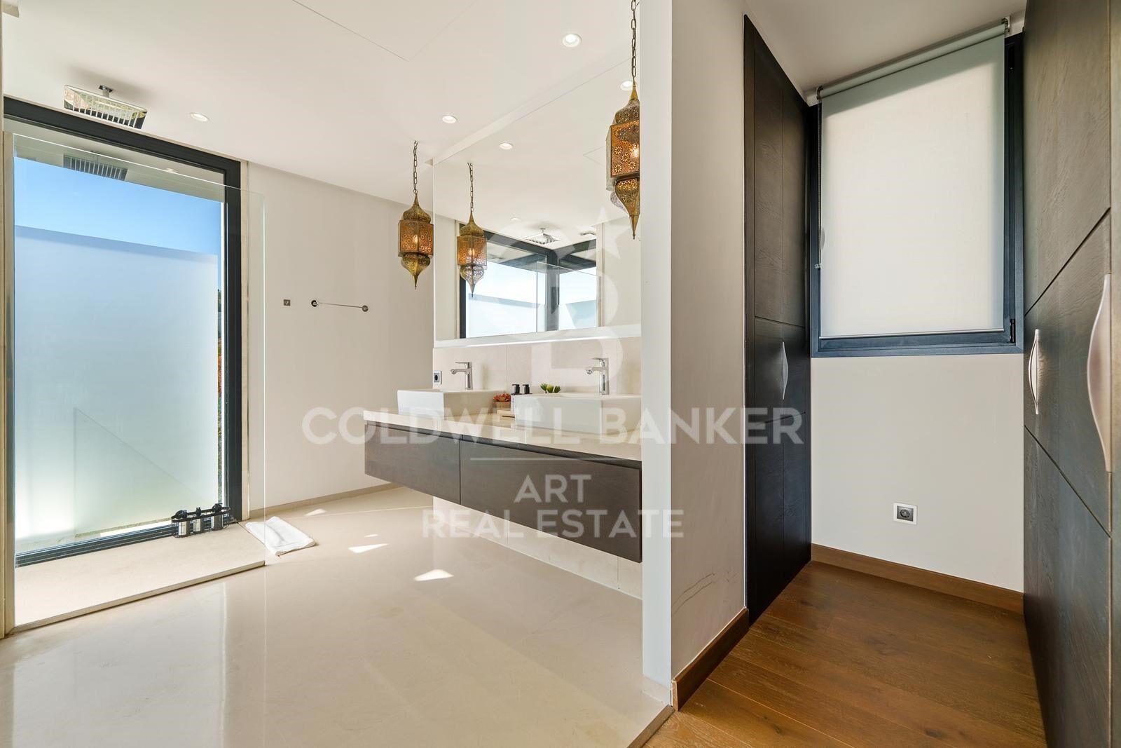 Villa a Marbella, Malaga, Spagna 6 camere da letto, 493 mq. N° 157438