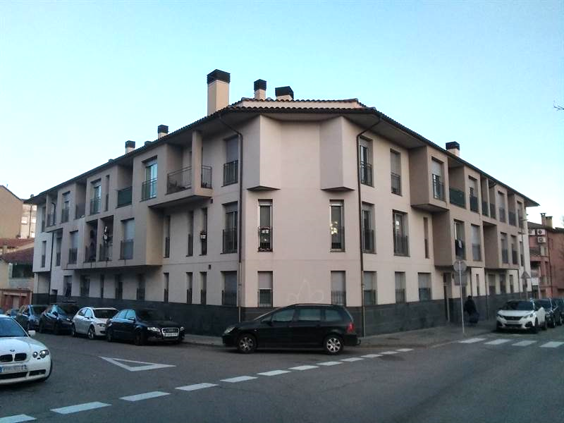 Kommersiell fastighet i Manlleu, Barcelona, Spanien 3 sovrum, 81 kvm. Nr. 181329