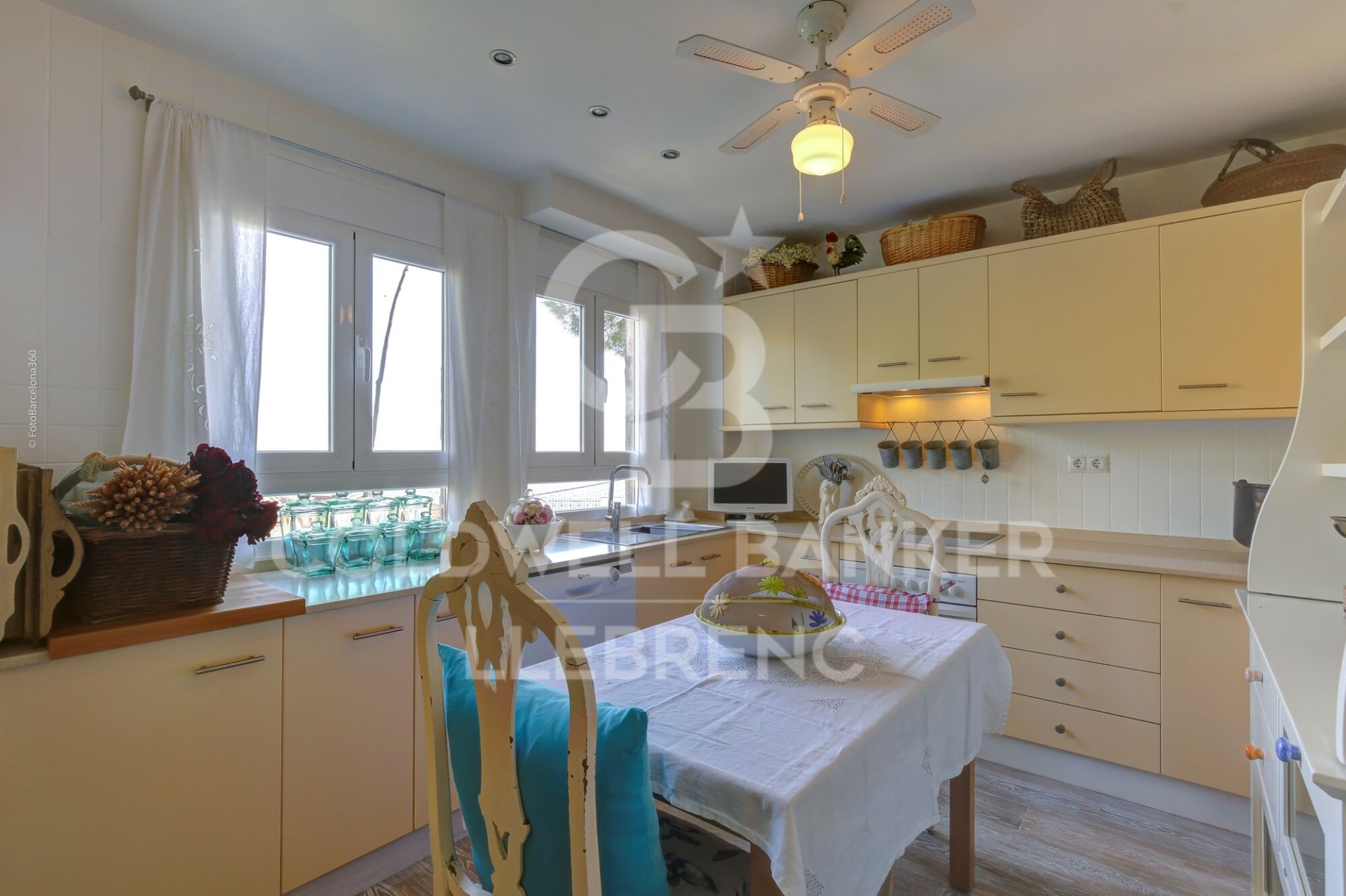 House in Barcelona, Spanien 3 Schlafzimmer, 212 m2 Nr. 178431