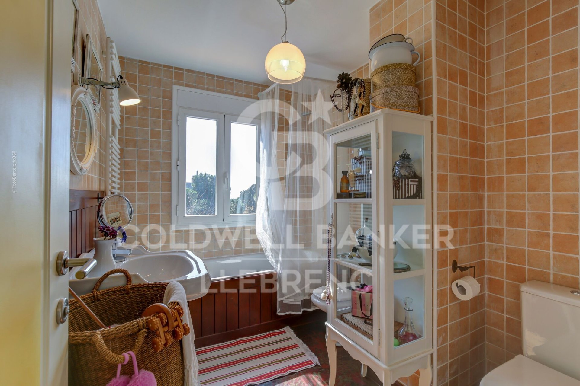 House in Barcelona, Spanien 3 Schlafzimmer, 212 m2 Nr. 178431
