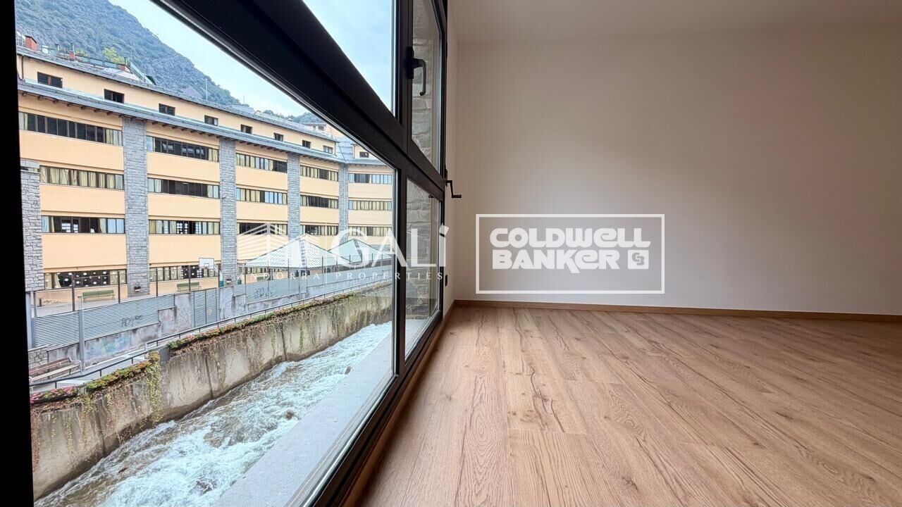 Apartment à Principado De Andorra (Ninguna Poblacion Tiene C.P.), Lleida, Espagne 4 chambres, 134 m2 No. 178429