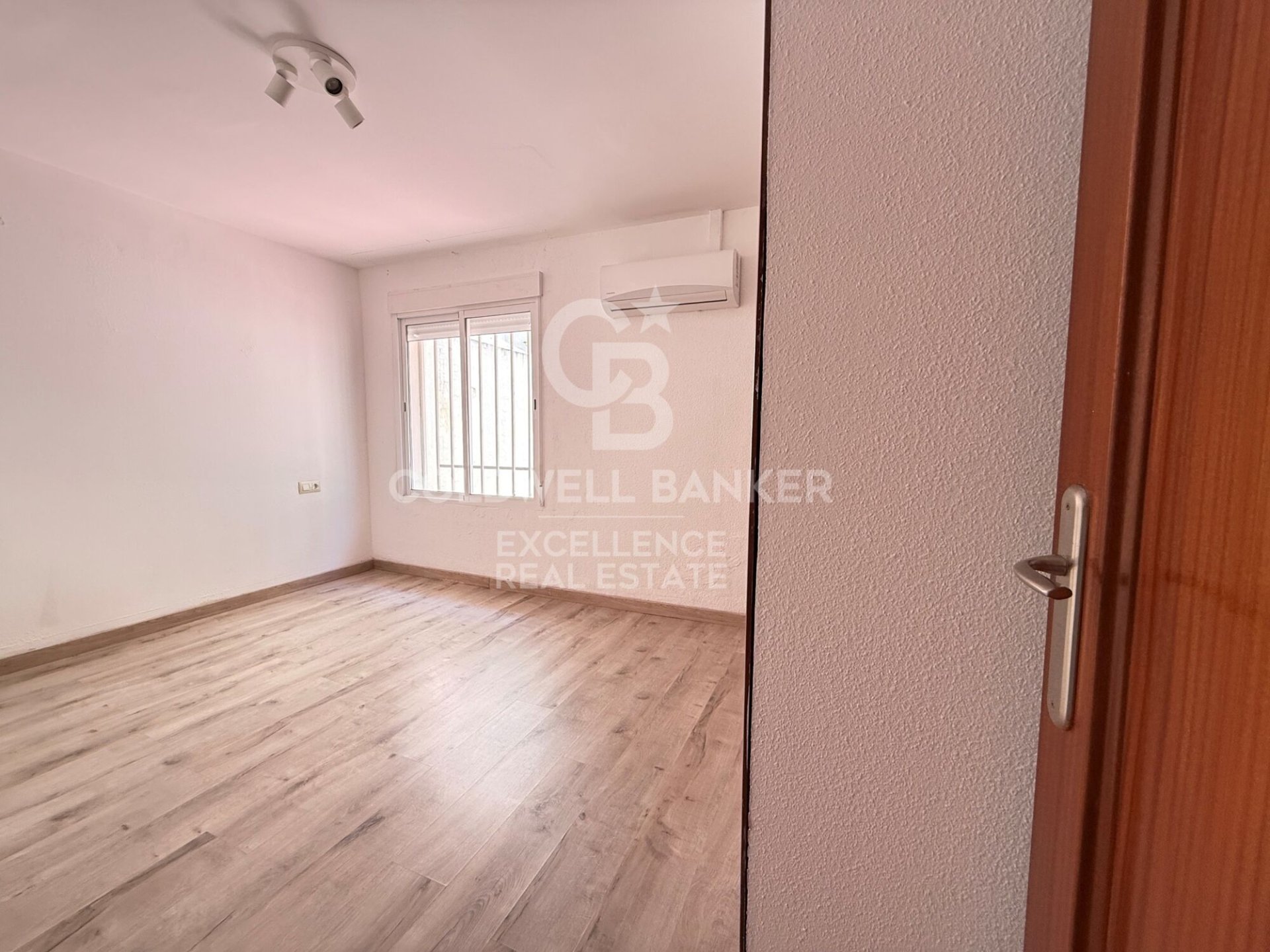 Apartment à Valencia, Espagne 5 chambres, 200 m2 No. 178430