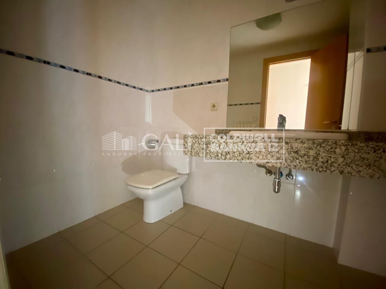 Apartment à Principado De Andorra (Ninguna Poblacion Tiene C.P.), Lleida, Espagne 1 chambre, 50 m2 No. 178428