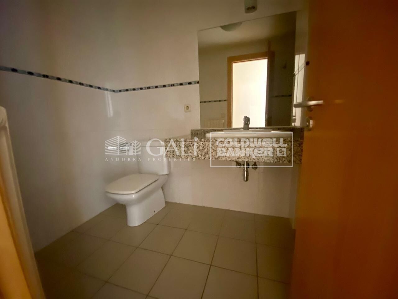 Apartment à Principado De Andorra (Ninguna Poblacion Tiene C.P.), Lleida, Espagne 1 chambre, 50 m2 No. 178428