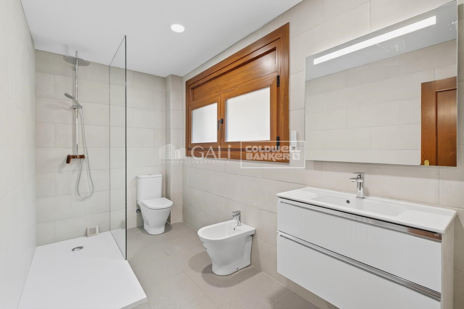 Casa a Principado De Andorra (Ninguna Poblacion Tiene C.P.), Lleida, Spagna 3 camere da letto, 232 mq. N° 178425