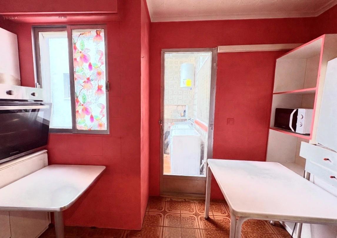 Apartment in Torrevieja, Alicante, Spain 2 bedrooms, 75 sq.m. No. 195673