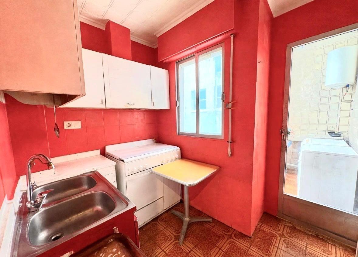 Apartment in Torrevieja, Alicante, Spain 2 bedrooms, 75 sq.m. No. 195673
