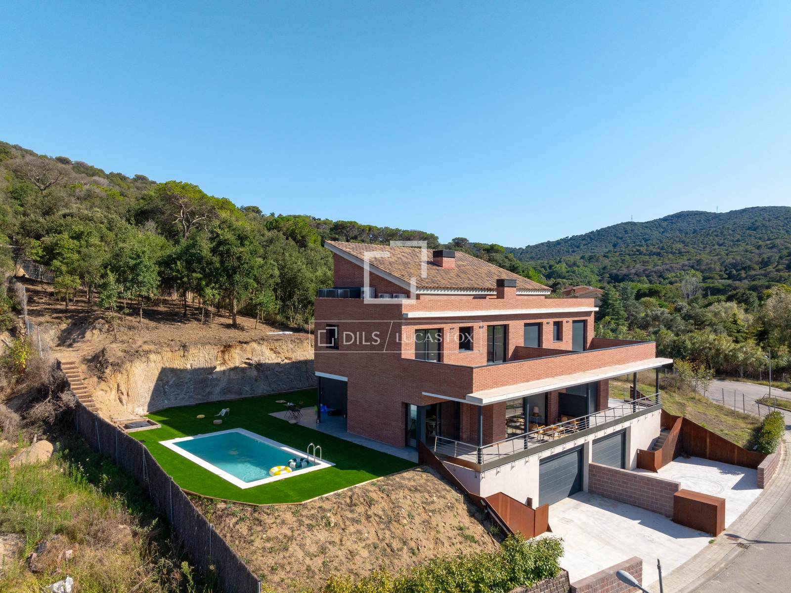 Villa i Vallromanes, Barcelona, Spanien 3 sovrum, 336 kvm. Nr. 150994