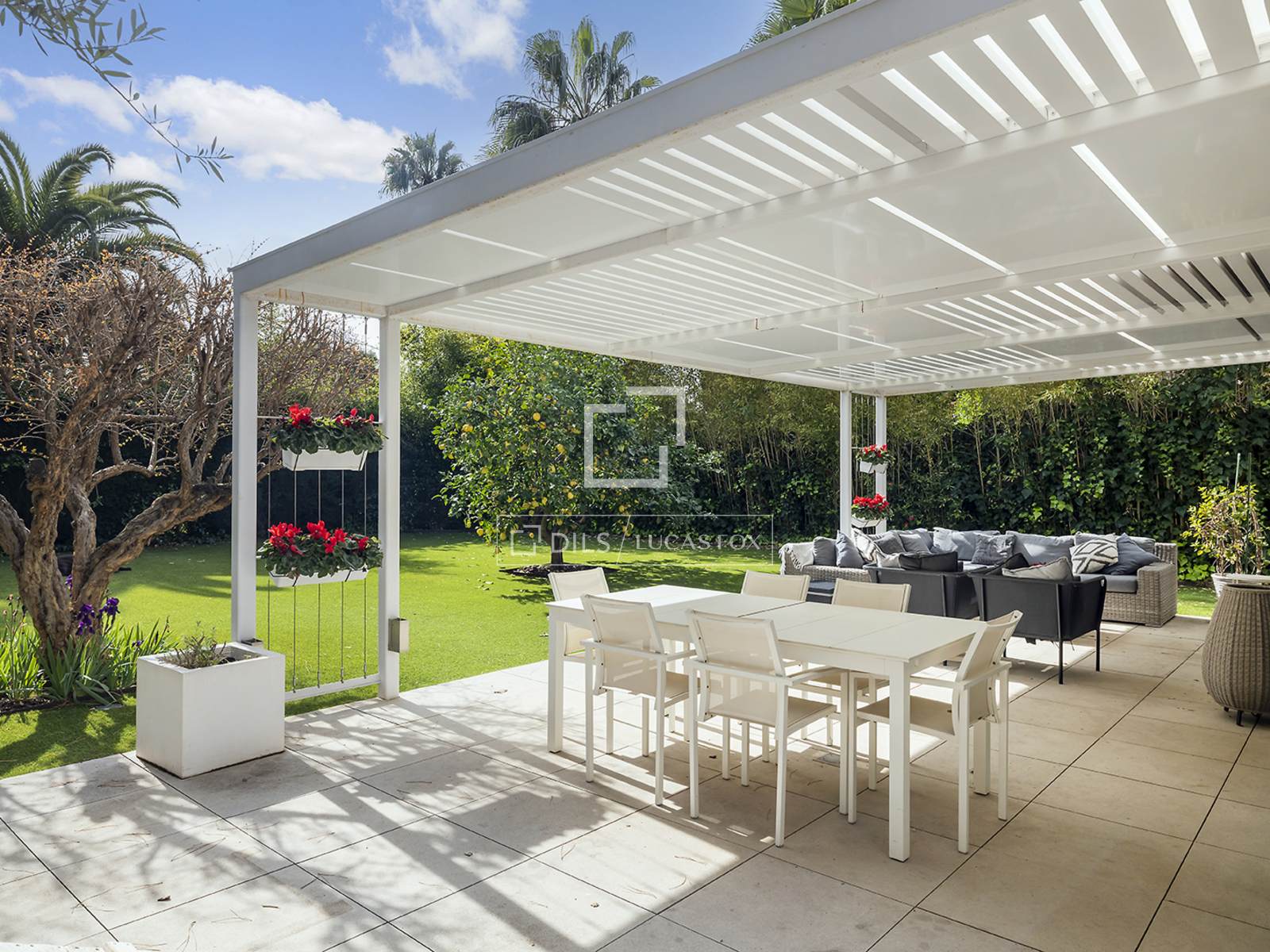 Villa en Barcelona, España 6 dormitorios, 334 m2 No. 161373