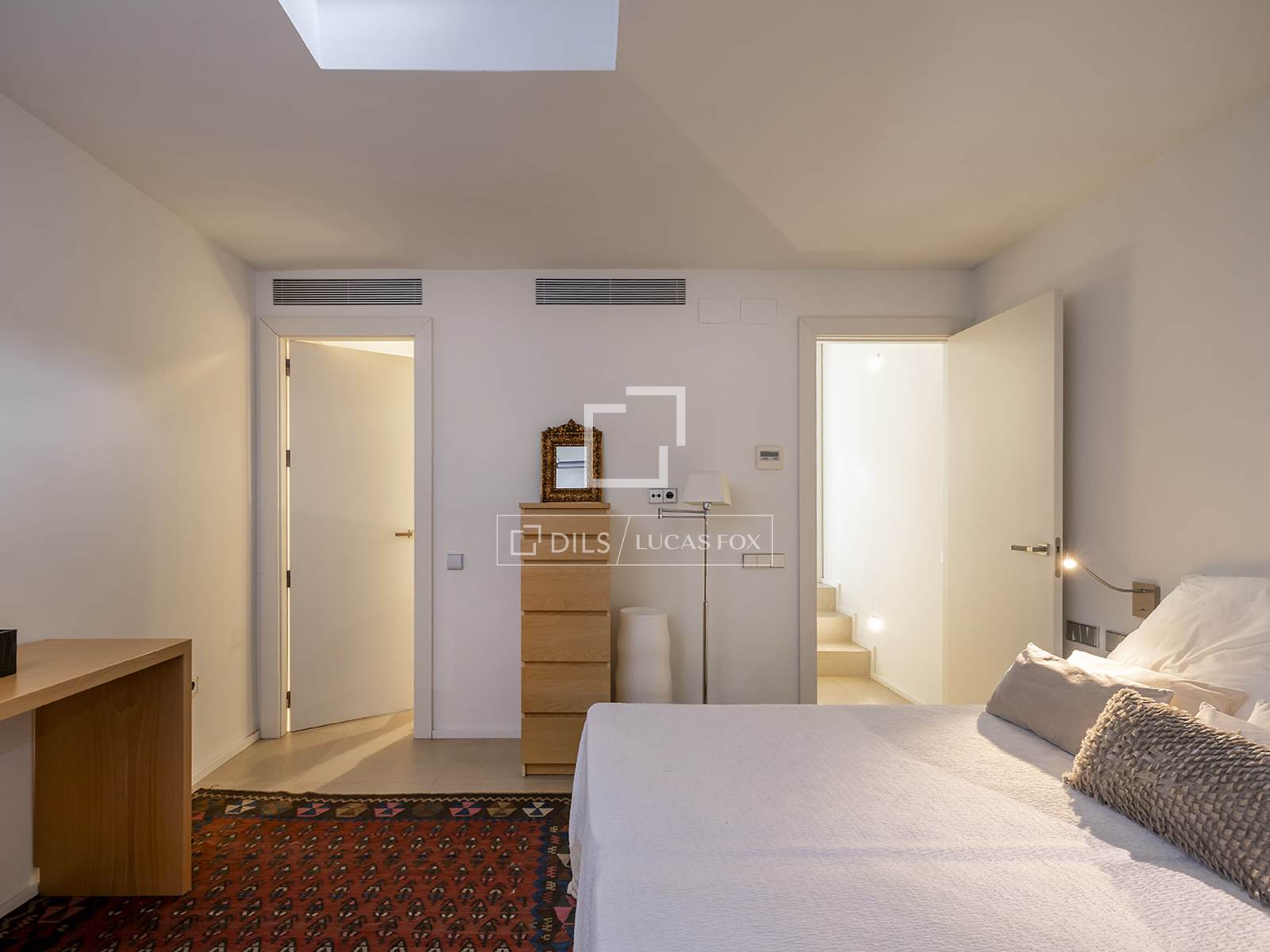 Villa en Barcelona, España 6 dormitorios, 334 m2 No. 161373
