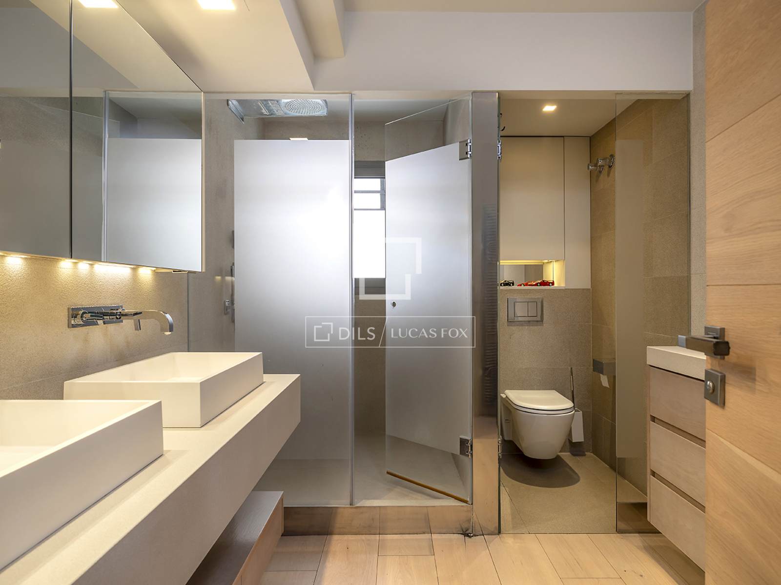 Villa en Barcelona, España 6 dormitorios, 334 m2 No. 161373