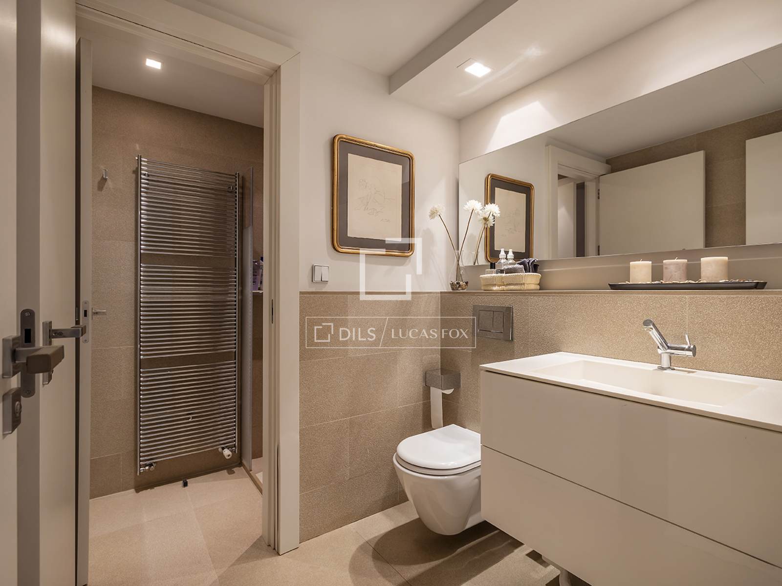 Villa en Barcelona, España 6 dormitorios, 334 m2 No. 161373