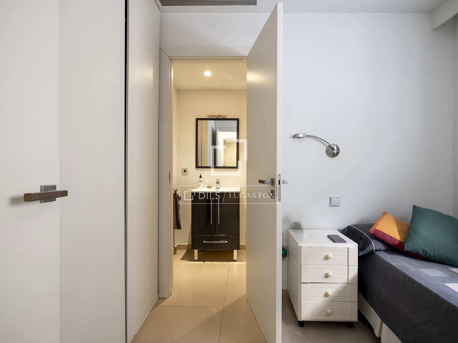 Villa en Barcelona, España 6 dormitorios, 334 m2 No. 161373