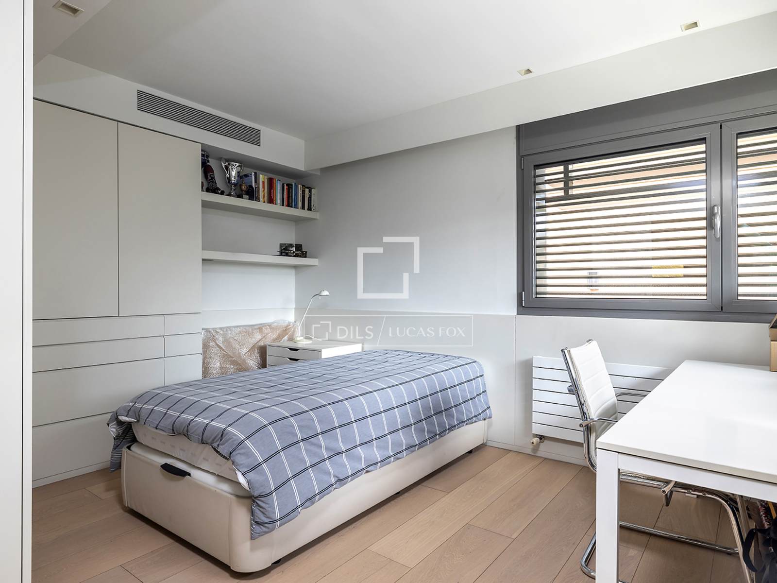 Villa en Barcelona, España 6 dormitorios, 334 m2 No. 161373