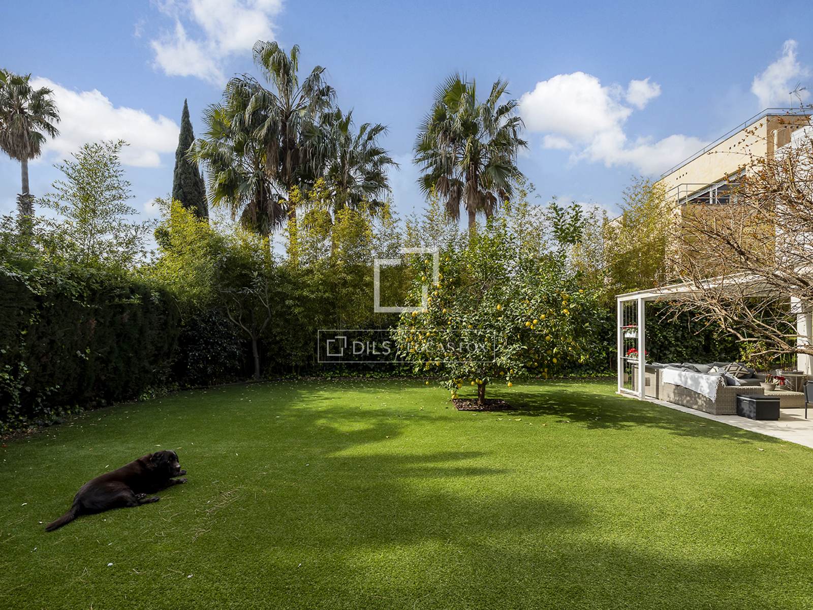 Villa en Barcelona, España 6 dormitorios, 334 m2 No. 161373