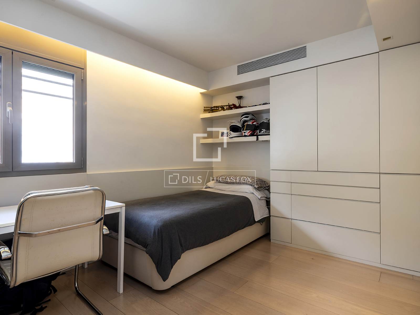 Villa en Barcelona, España 6 dormitorios, 334 m2 No. 161373