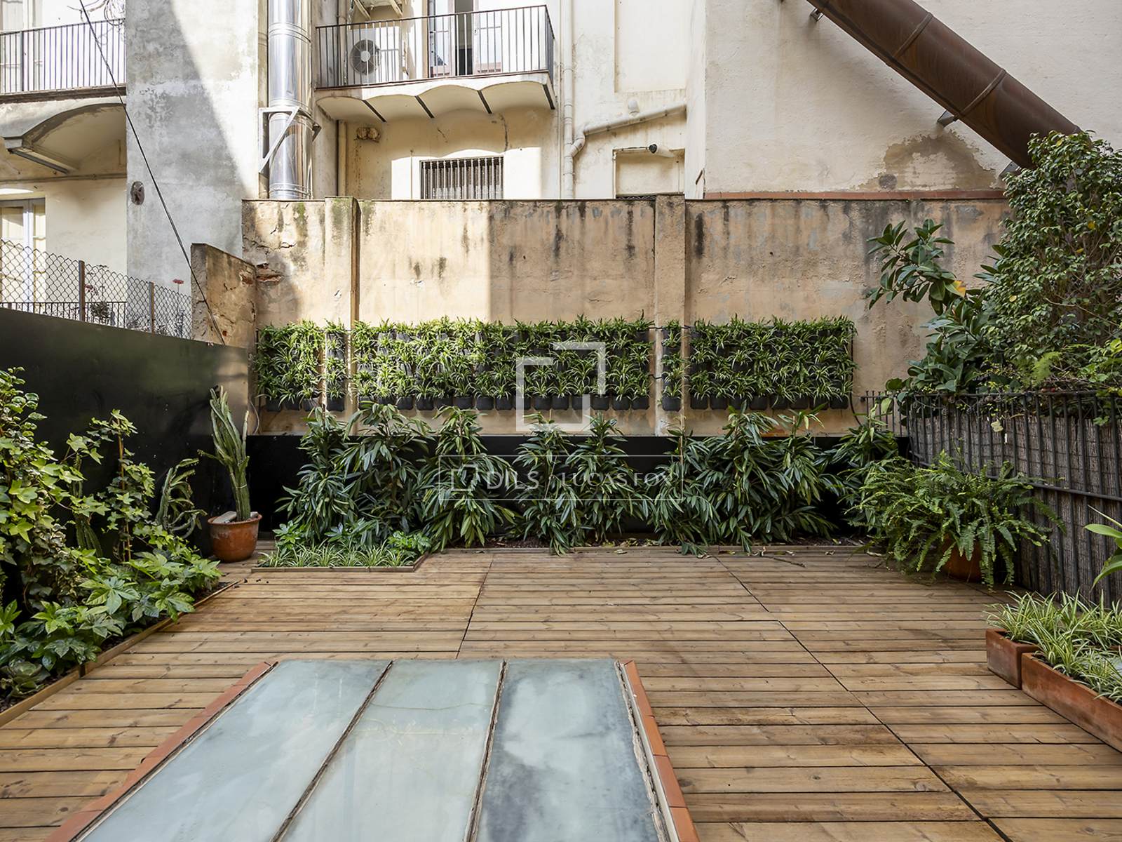 Huoneisto Barcelona, Espanja 3 makuuhuonetta, 92 m2 No. 161372