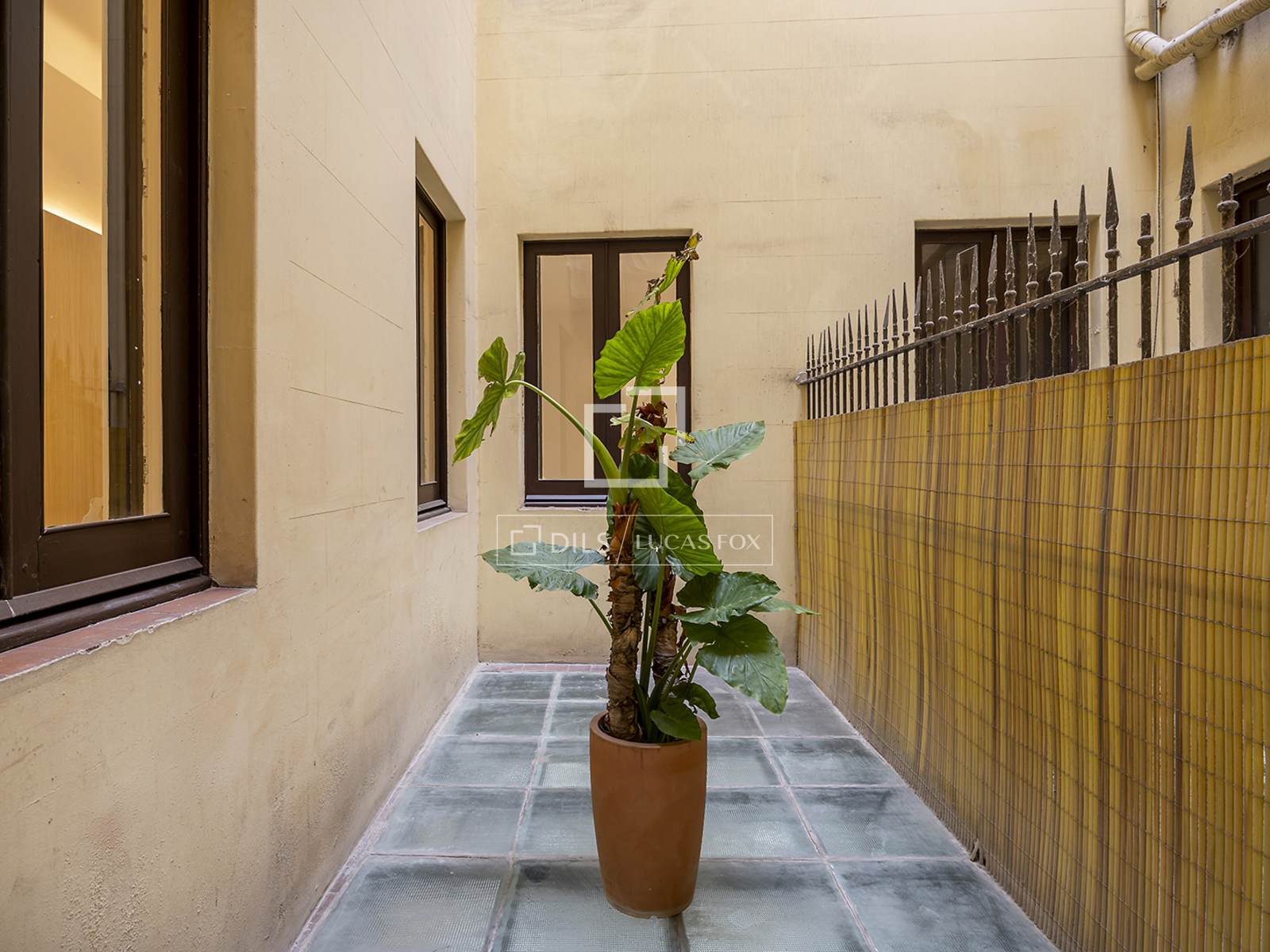 Huoneisto Barcelona, Espanja 3 makuuhuonetta, 92 m2 No. 161372