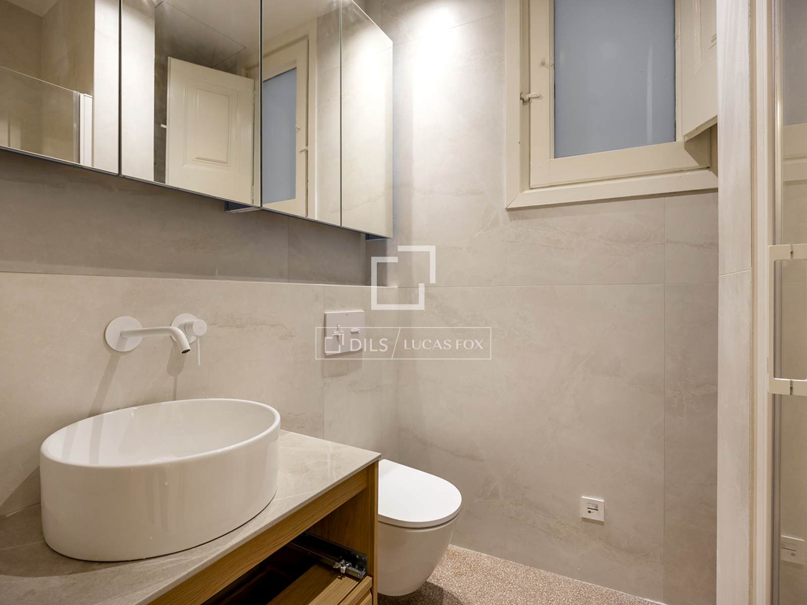 Huoneisto Barcelona, Espanja 3 makuuhuonetta, 92 m2 No. 161372