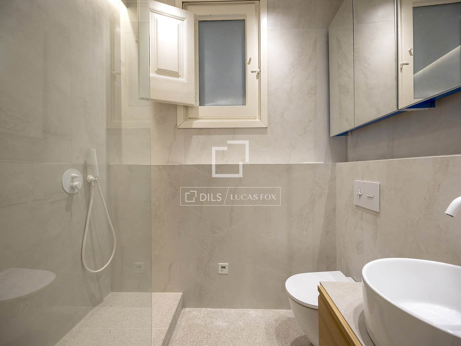 Huoneisto Barcelona, Espanja 3 makuuhuonetta, 92 m2 No. 161372
