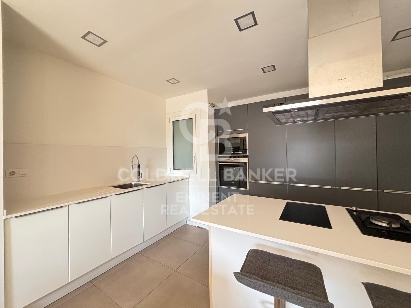 Huoneisto Barcelona, Espanja 3 makuuhuonetta, 133 m2 No. 179089