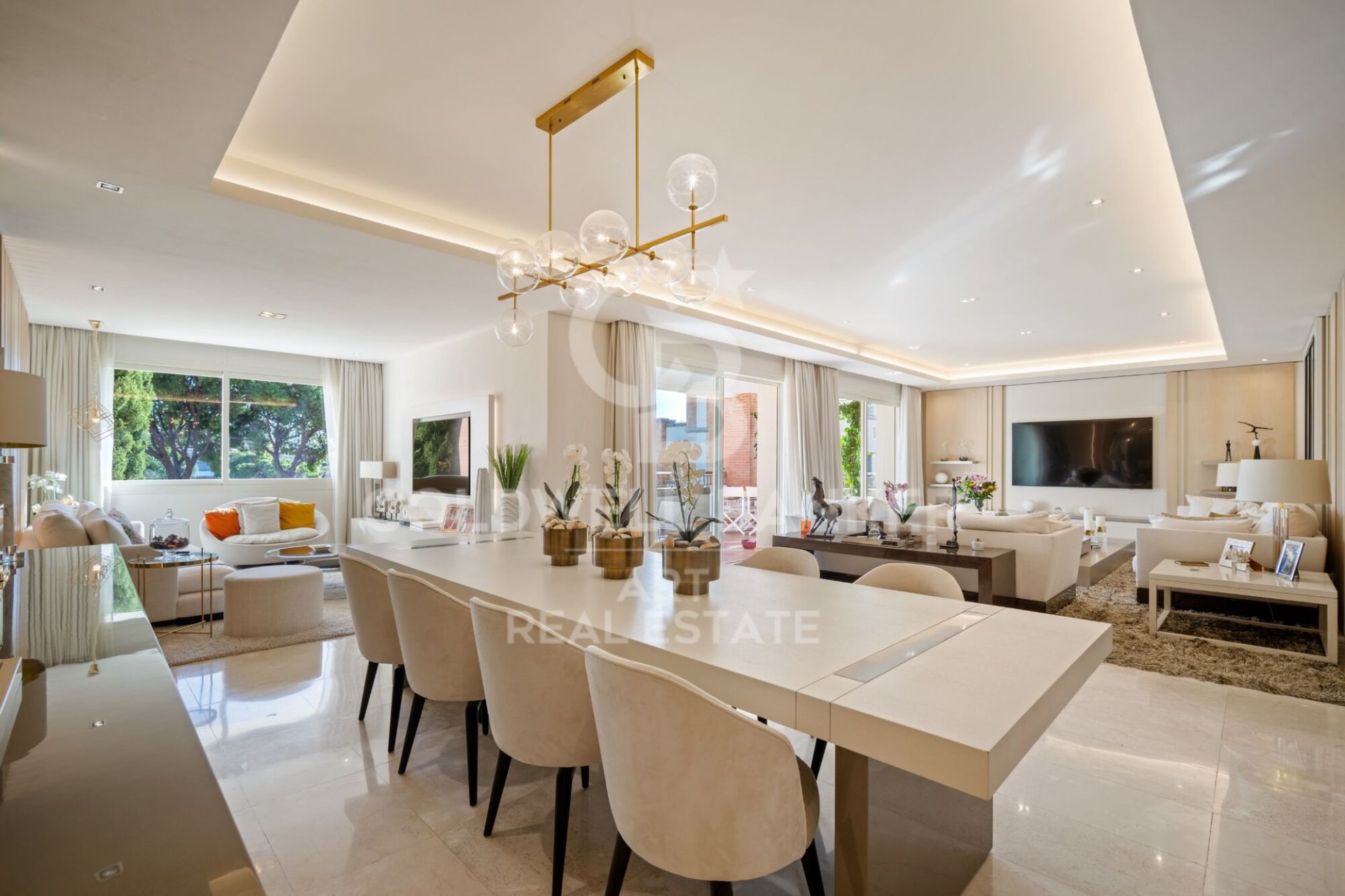 Lägenhet i Marbella, Malaga, Spanien 4 sovrum, 345 kvm. Nr. 179088