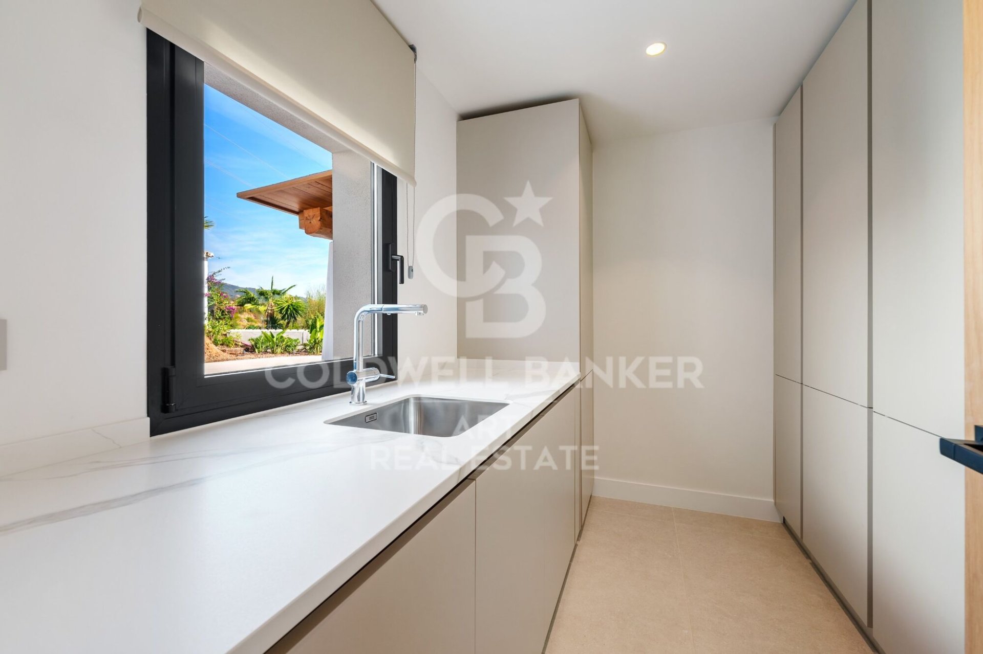 Villa en Marbella, Málaga, España 5 dormitorios, 317 m2 No. 179085