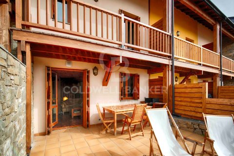 Hus i Spanien 3 sovrum, 240 kvm. Nr. 179087