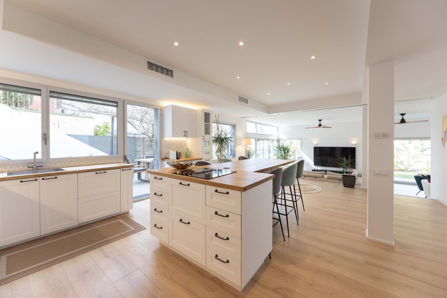 Talo Esplugues de Llobregat, Barcelona, Espanja 4 makuuhuonetta, 351 m2 No. 182663