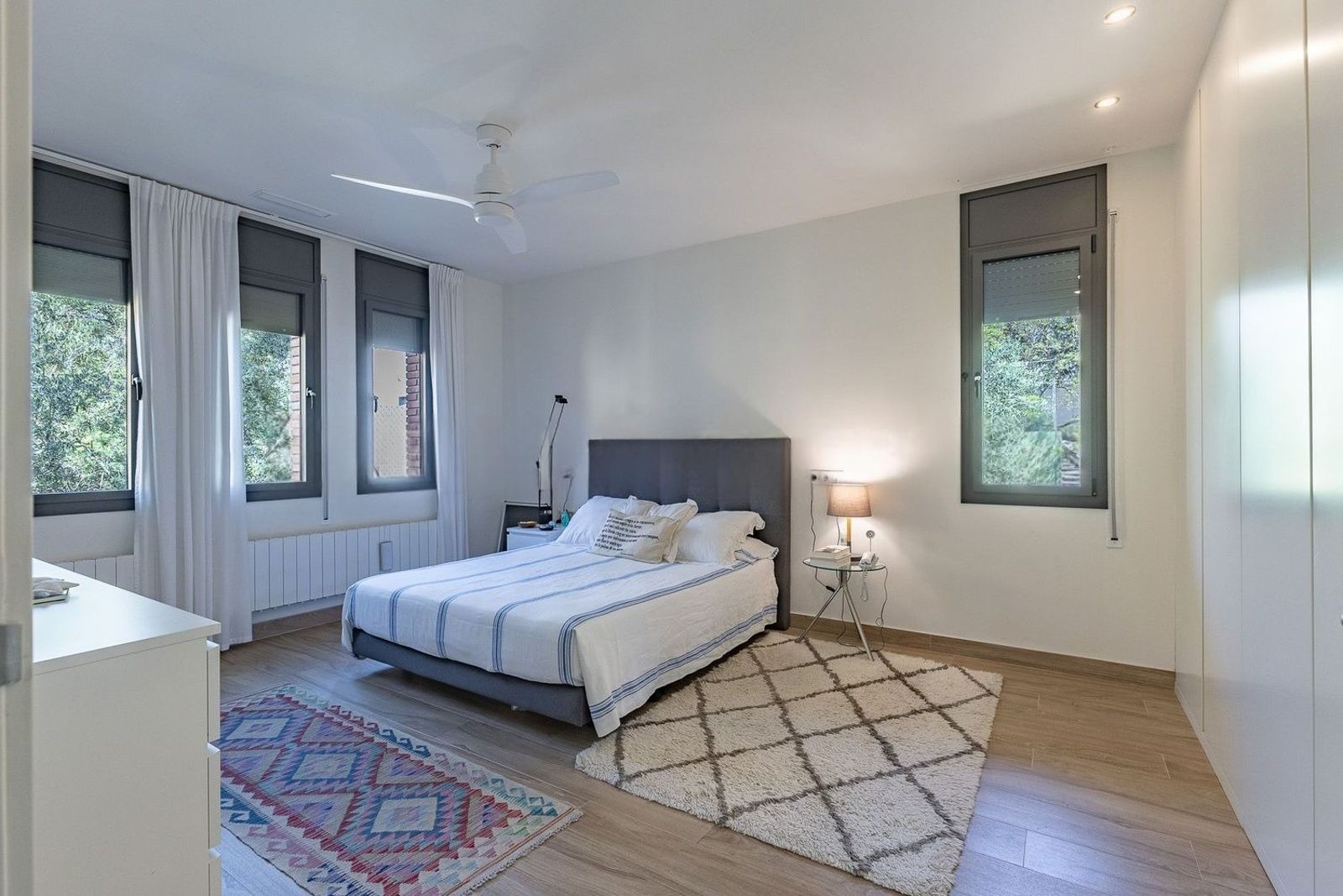 House à Sant Just Desvern, Barcelona, Espagne 8 chambres, 571 m2 No. 182662