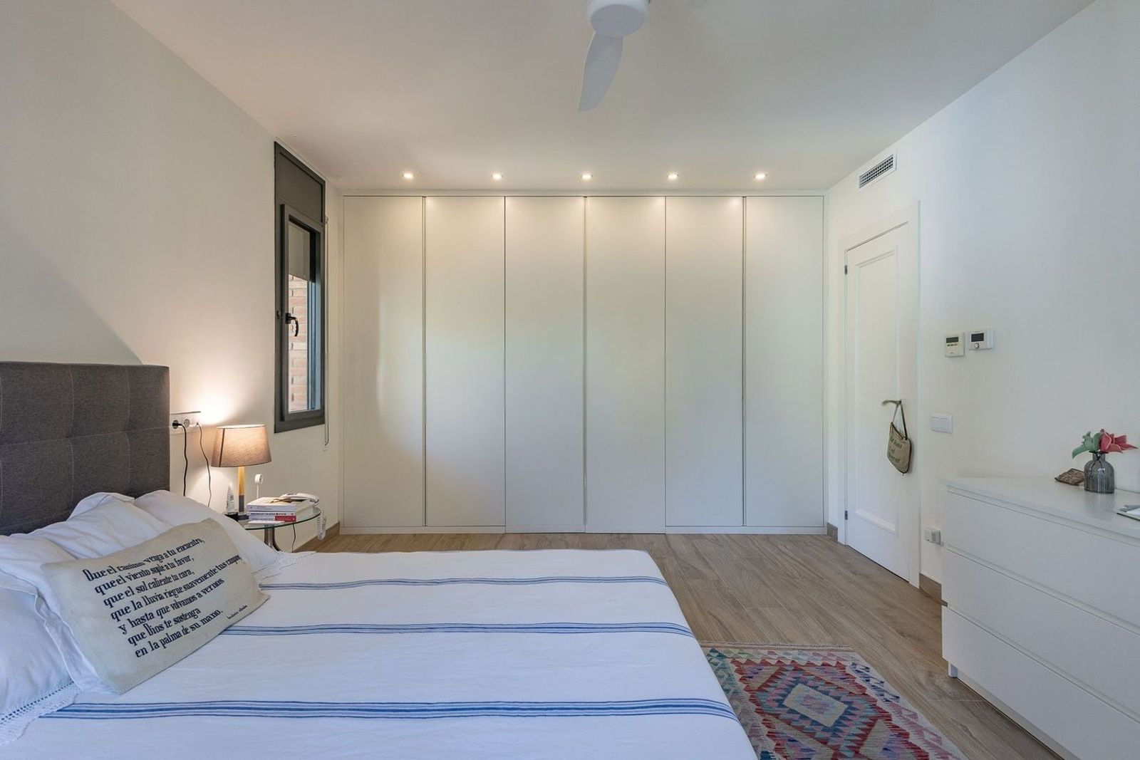 House à Sant Just Desvern, Barcelona, Espagne 8 chambres, 571 m2 No. 182662