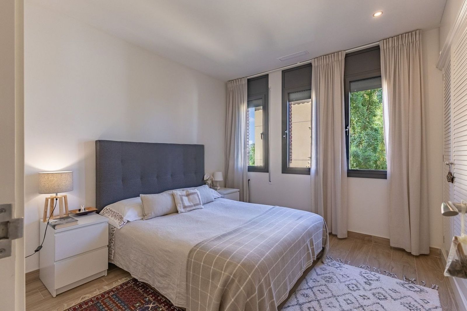 House à Sant Just Desvern, Barcelona, Espagne 8 chambres, 571 m2 No. 182662