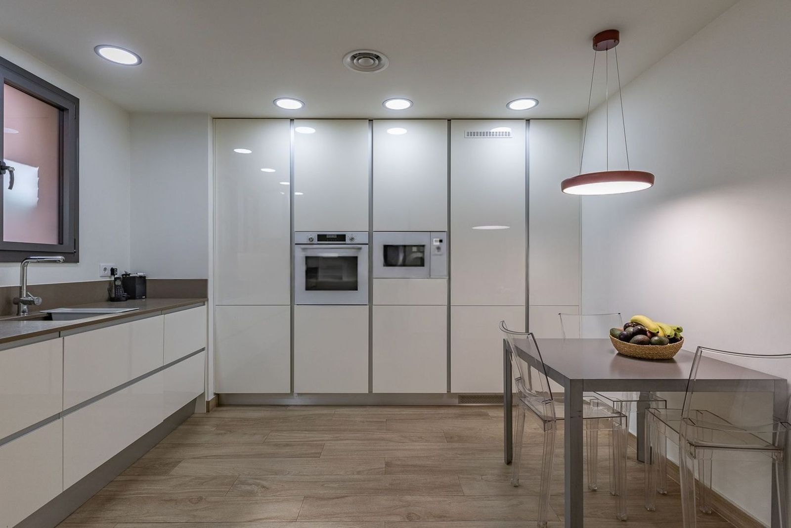 House à Sant Just Desvern, Barcelona, Espagne 8 chambres, 571 m2 No. 182662