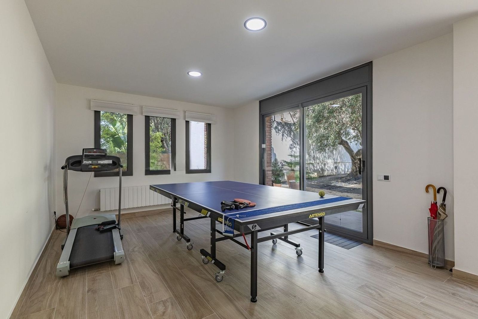 House à Sant Just Desvern, Barcelona, Espagne 8 chambres, 571 m2 No. 182662