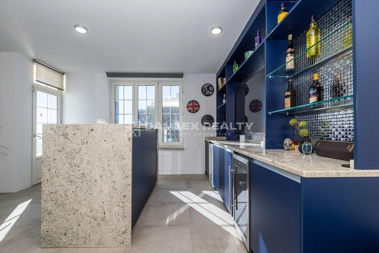 Villa in Lloret de Mar, Girona, Spain 4 bedrooms,  No. 182664