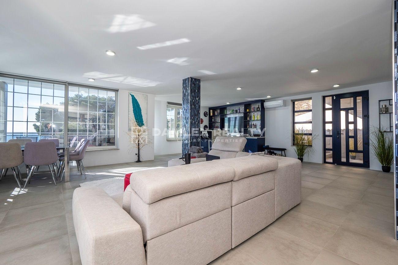 Villa in Lloret de Mar, Girona, Spain 4 bedrooms,  No. 182664