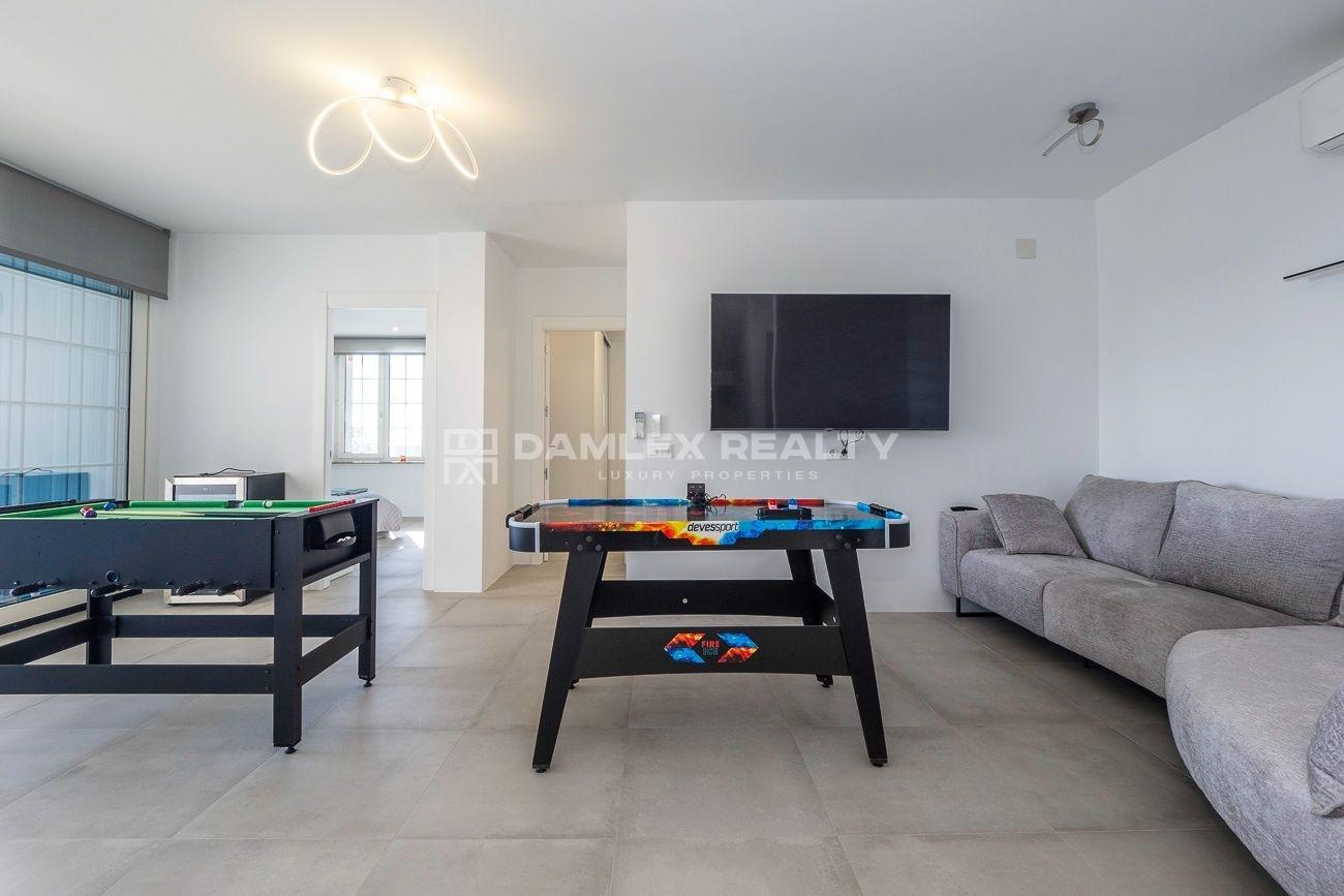Villa in Lloret de Mar, Girona, Spain 4 bedrooms,  No. 182664