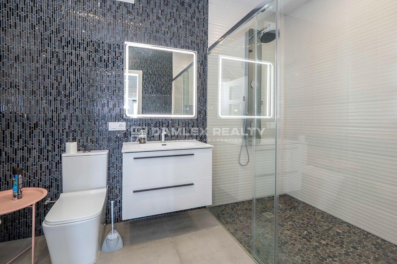 Villa in Lloret de Mar, Girona, Spain 4 bedrooms,  No. 182664
