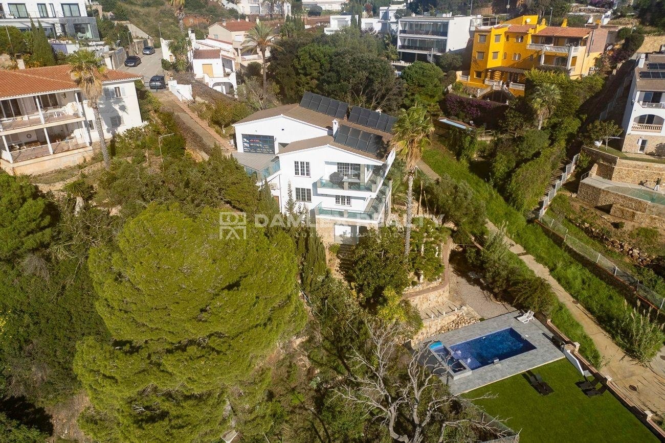 Villa in Lloret de Mar, Girona, Spain 4 bedrooms,  No. 182664