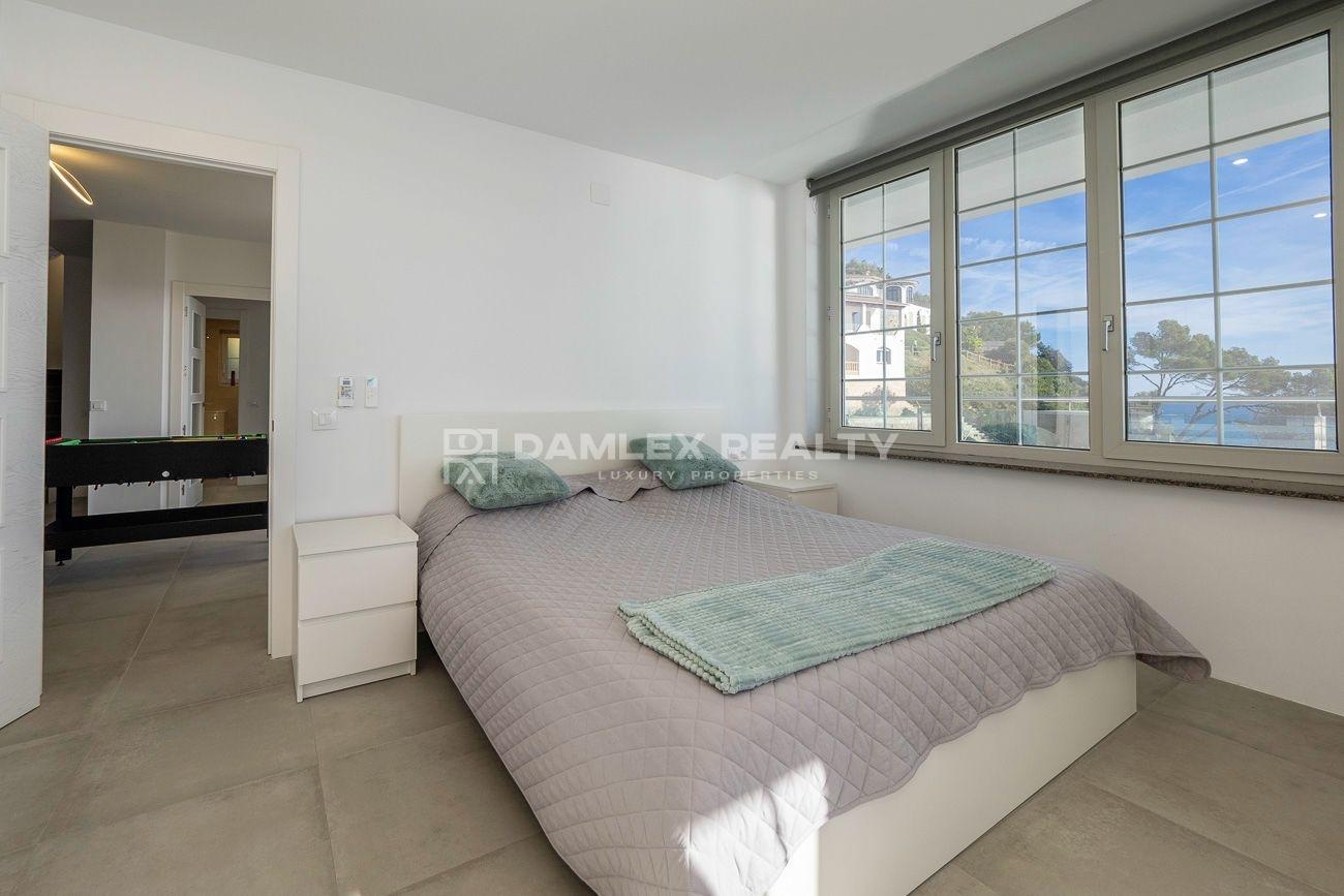 Villa in Lloret de Mar, Girona, Spain 4 bedrooms,  No. 182664